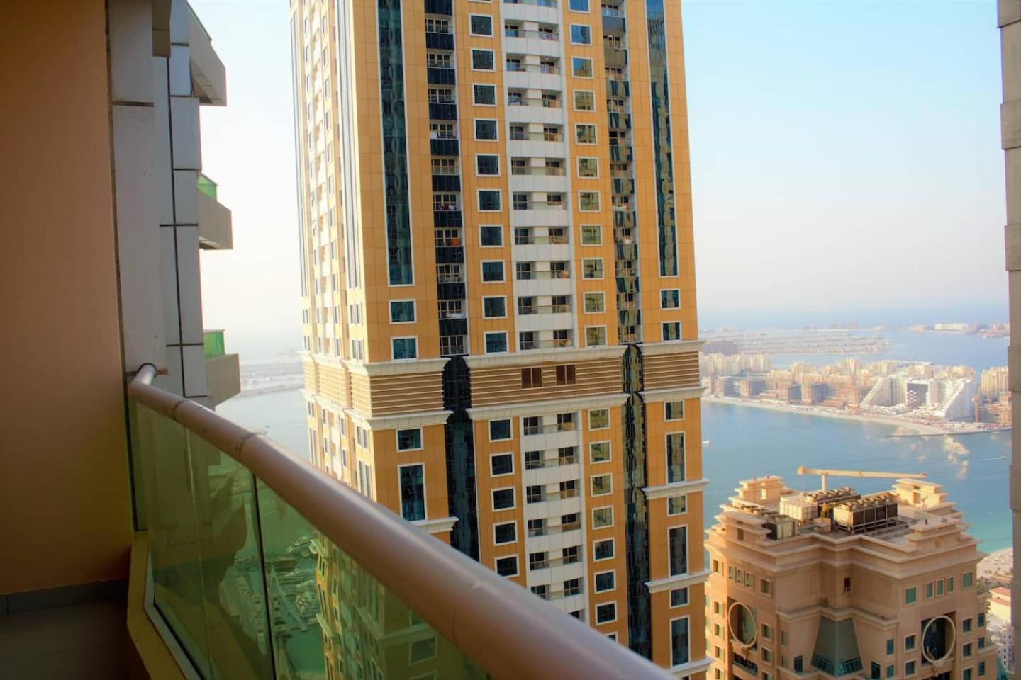 Views To Feed Your Soul On 60Th Floor Aparthotel Dubai Exterior photo